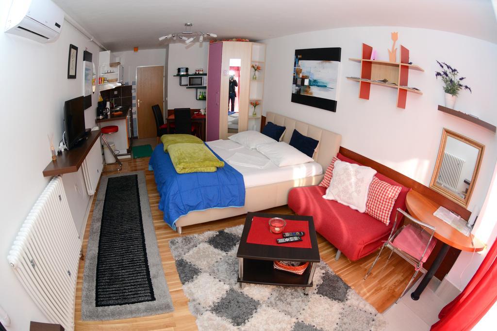 Apartments And Rooms Trsje Zagreb Room photo